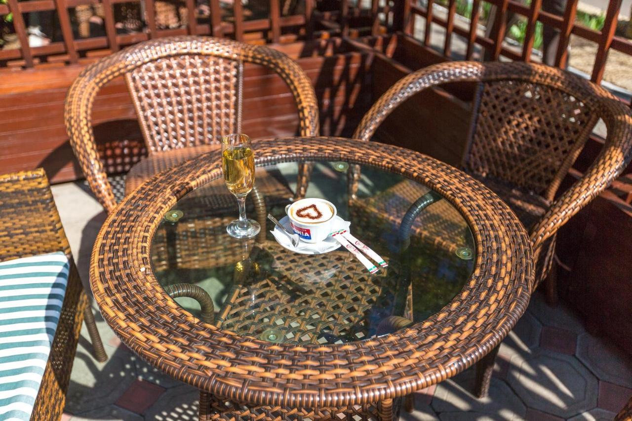 Fiesta Hotel Bilhorod Dnistrovs'kyy Bagian luar foto